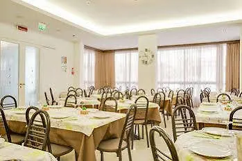 酒店 Dei Gerani 3*