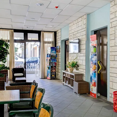 杰拉尼别墅酒店 3* 里米尼