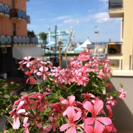 酒店 杰拉尼别墅酒店 3*